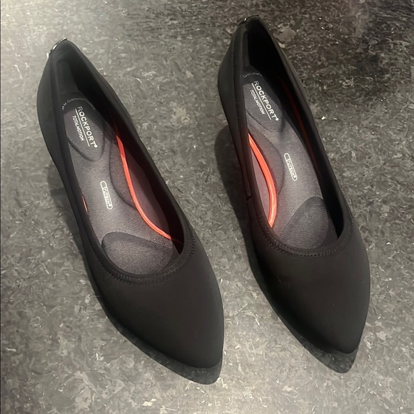 Rockport Women's Black Kitten Pumps - Picture 1 of 12